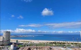 Joli Studio Vue Sur Mer - Gare Tgv